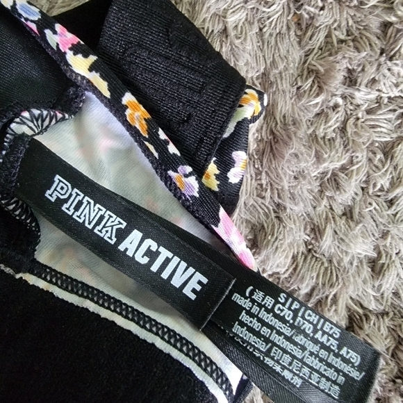 2/$20 PINK Active Ultimate Lightly Lined Sports Bra S - Picture 3 of 6